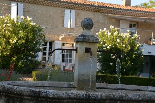 La Petite Aiguebonne, Book Bed and Breakfast Hoteller i Rhône-Alps med parkering, Parkering