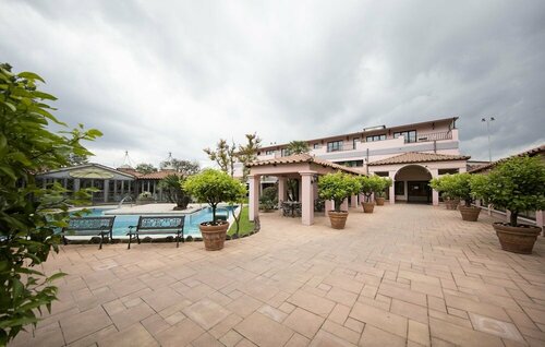 Mancini Park Hotel, Varaa Hotelli Mostacciano Lazio