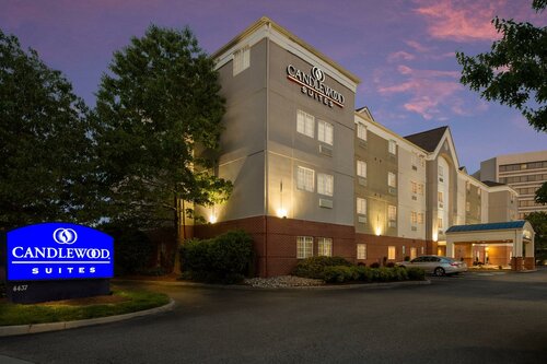 Candlewood Suites Virginia Beach Town Center by IHG, Book Hotel Virginia Beach Virginia