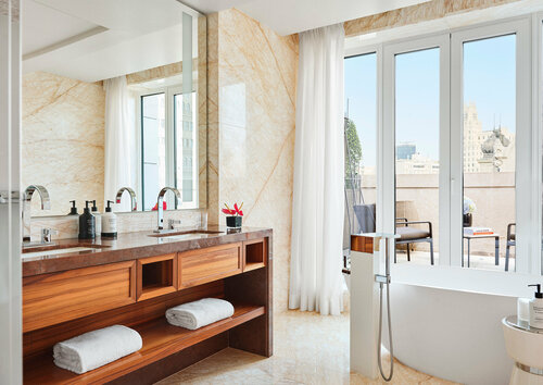 Отель Four Seasons Hotel Madrid, Забронировать Отель СПА-отели Мадрида, рядом с Здание Compania Colonial, SPA-услуги
