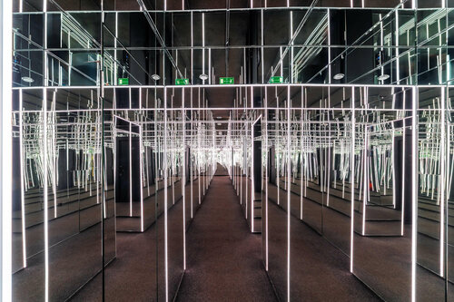 Gipnoz, Boek Hotel ZAO Area Moskou