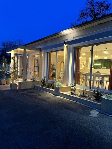 Motel Les Broussailles, Book Motel Hoteller i Burgund med parkering, Parkering
