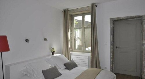 Le Jardin de Beauvoir, Book Hotel Hoteller i Rhône-Alps med parkering, Parkering