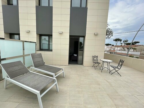 6 Bis HOTEL, Забронировать Отель Кастельдефельс Baix Llobregat, рядом с Британская школа Барселоны