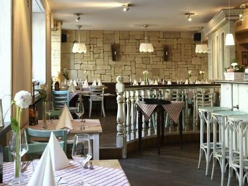 Stadt-gut-Hotel Rheinischer Hof, Забронировать Отель Рюттеншайд Эссен