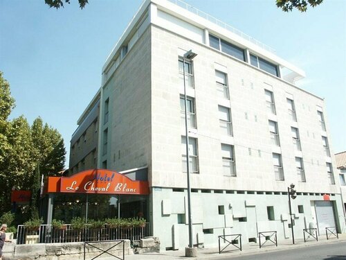 Le Cheval Blanc, Забронировать Отель Отели Арля 3 звезды, 3*