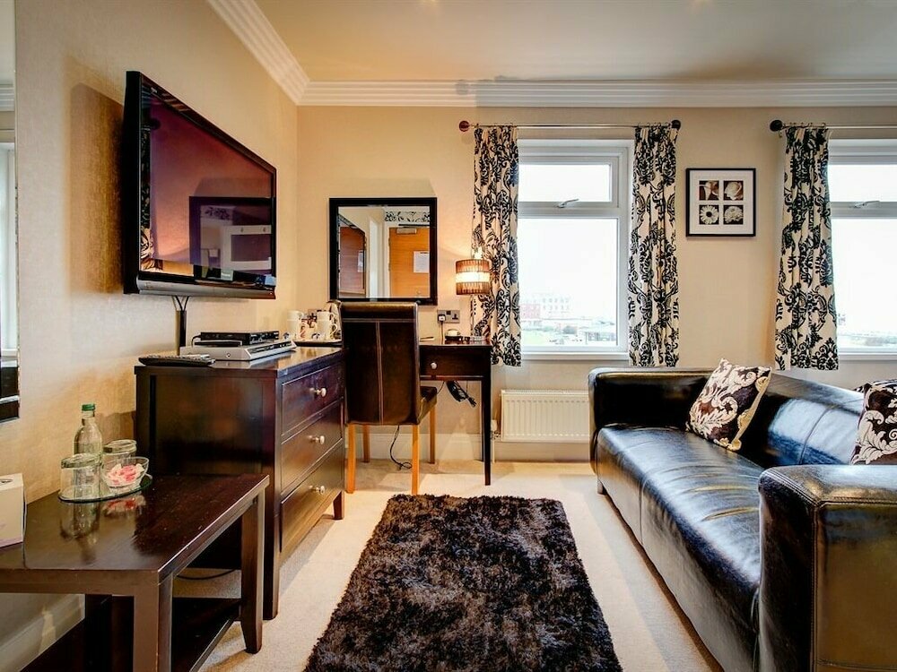 Number One Golf Suite