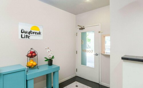 Days Inn by Wyndham San Francisco S/Oyster Point Airport, Забронировать Отель Южный Сан-Франциско San Mateo County