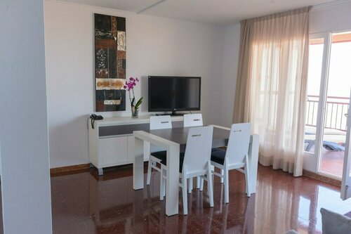 Zeus Albatros Apartments, Забронировать Апартаменты/квартира Отели Салоу с бассейном, рядом с Туристическое управление города Салоу, Бассейн