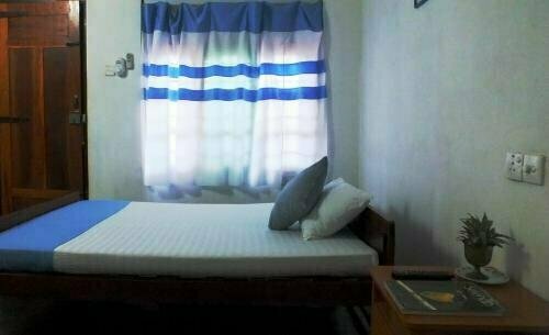 DVilla Guest House, Забронировать Гостевой дом Отели Джафны с парковкой, Парковка