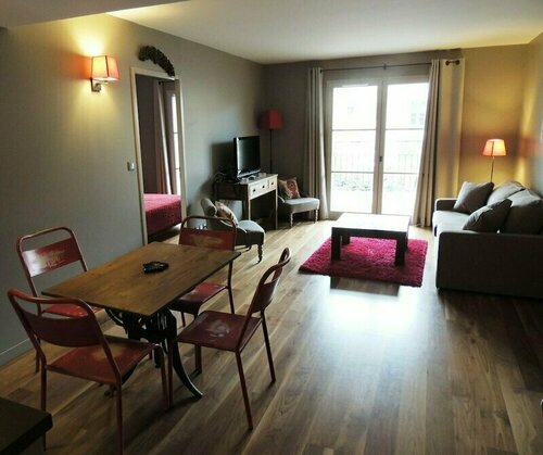 Distillerie de Pézenas, Rezerwuj Hotel Hotele 4-gwiazdkowe w Hérault, 4*