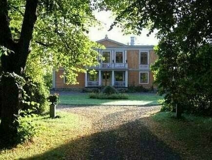 Mälby Säteri B&B, Забронировать Отель Отели Седерманланд 3 звезды, 3*