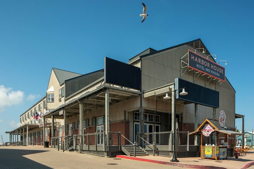 Pier 21