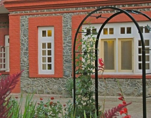 Colonels Kashmir, Забронировать Отель Отели Сринагара с парковкой, Парковка