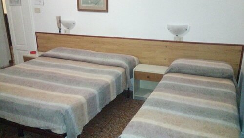Albergo Cavour SELF CHECK-IN, Забронировать Отель Отели в центре Ливорно с завтраком, отели в центре Ливорно с завтраком