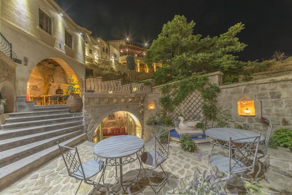 Elika Cave Suites & SPA