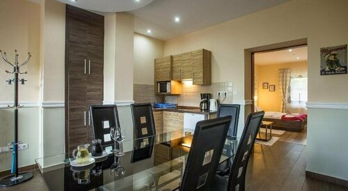 Nyirfa Apartmanház, Book Hotel Sárvár Vas