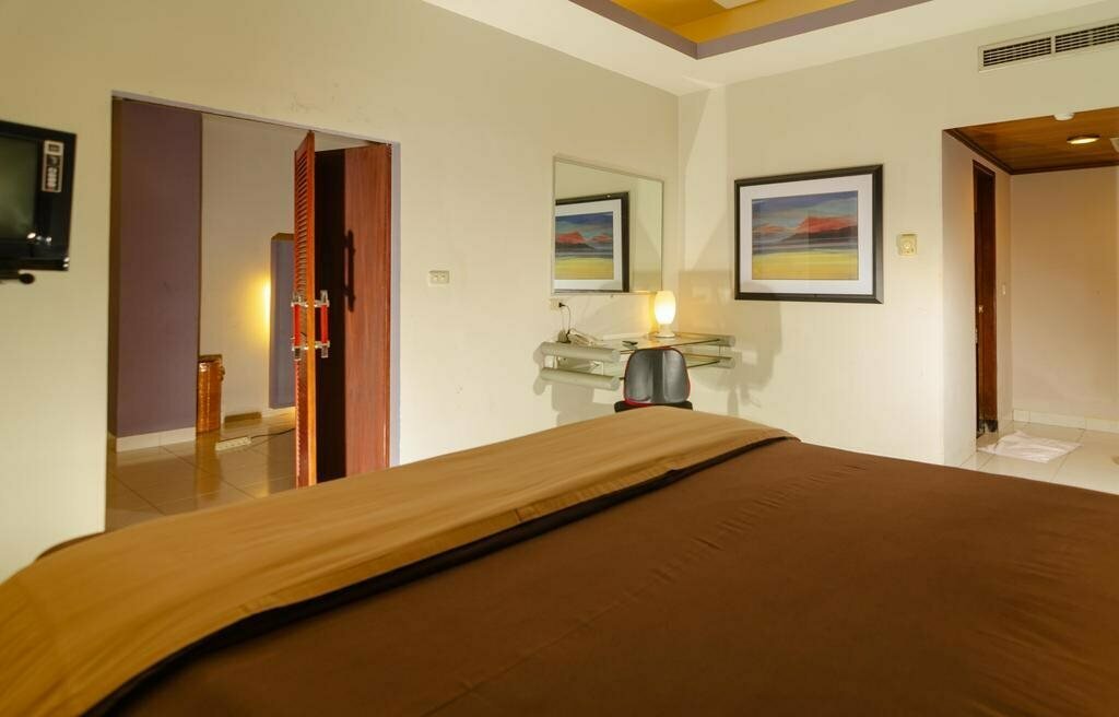 Peninsula Hotel