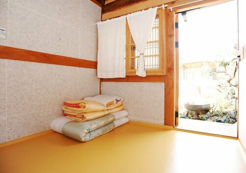Happiness Full Hanok Guesthouse, Забронировать Гостевой дом Чонджу Чолла-Пукто, рядом с Традиционный дом Хакиндан