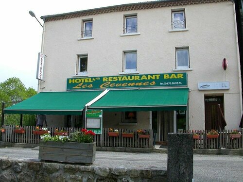 Hôtel Les Cévennes, Book Hotel Hoteller i Rhône-Alps med parkering, Parkering