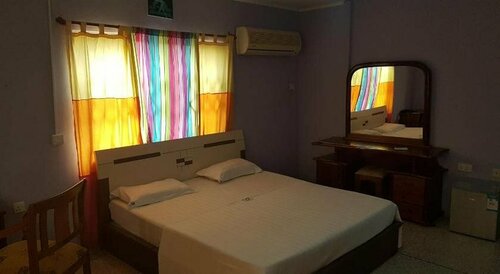 East Airport Guesthouse, Prenota Affittacamere Hotel economici a Greater Accra
