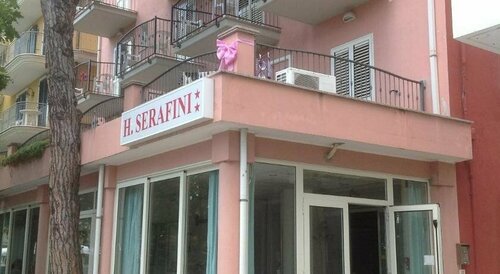 Hotel Serafini Misano Adriatico FREE PARKING, Забронировать Отель Отели в центре Мизано-Адриатико, в центре
