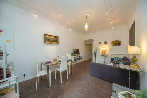 Wisteria Apartment, Buchen Sie Ferienwohnung Rom Latium, in der Nähe von Piazza Cavour