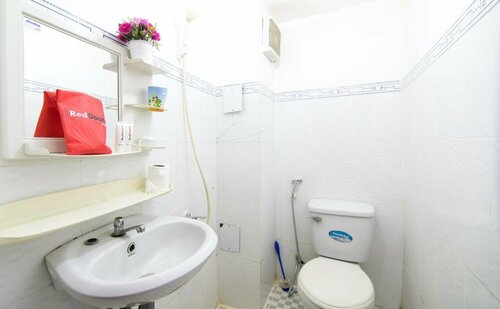 Trinh Ngoc Hotel, Забронировать Отель Танбинь Хошимин