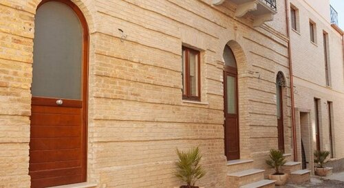 BB Pozzorosso, Book Hotel Hoteller i Abruzzo med parkering, Parkering