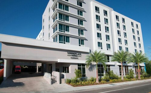 TownePlace Suites by Marriott Miami Airport, Забронировать Отель Отели Майами с парковкой, рядом с Гольф-поле "Мелриз", Парковка