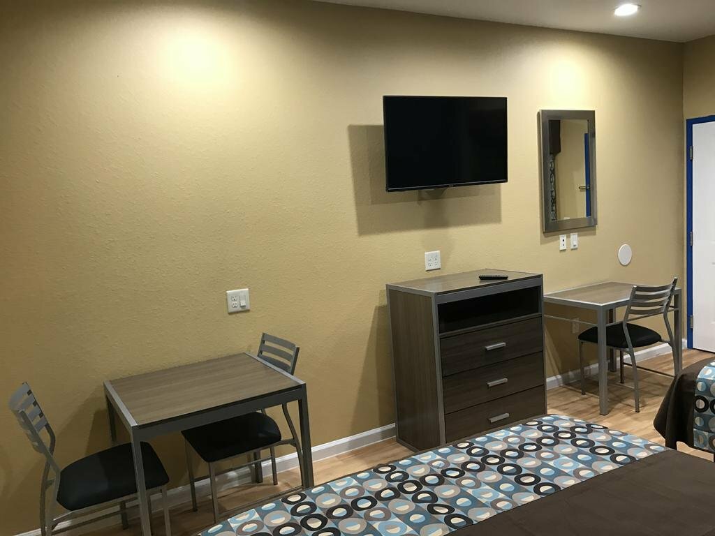 Baytown Hotel