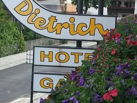 Hotel Garni Dietrich, Забронировать Отель Отели Зефельд-ин-Тироля с парковкой, рядом с Seekirchl Church, Парковка