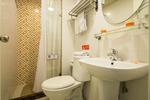 Home Inn Shanghai Hongqiao Terminal National Conference and Exhibition Centre Jizhai Road, Buchen Sie Hotel Minhang Shanghai