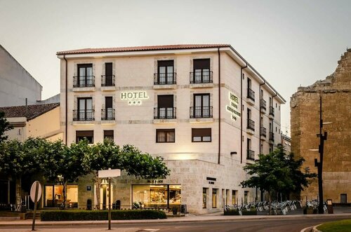 Hotel Puerta Ciudad Rodrigo, Забронировать Отель Отели Сьюдад-Родриго 3 звезды, рядом с Дом Васкеса, 3*