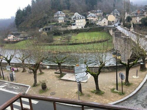 Hôtel Restaurant Aux Armes DEstaing - KB HOTEL GROUP, Book Hotel Estaing Aveyron