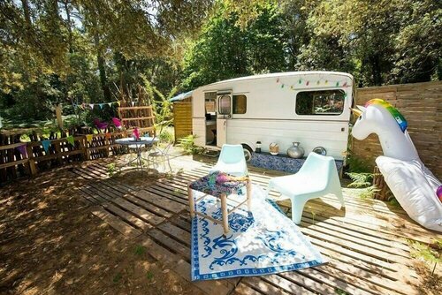 Glamping Insolite Dolly Waikiki, Забронировать Кемпинг Ривду-Плаж Иль-де-Ре