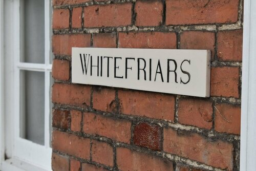 Whitefriars, Rye - central location with parking for 3 cars - large family home, Забронировать Дом для отпуска Коттеджи High Weald, Коттедж