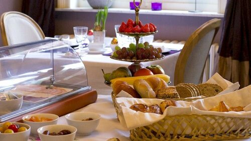 Rve de Luxe, Prenota Hotel Lovanio 
