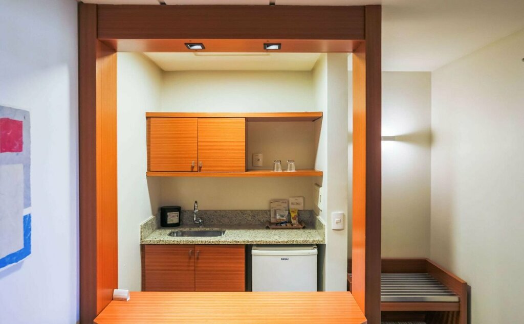 FLAT COMFORT SUITES BRASÍLIA, AO LADO DA ESPLANADA DOS MINISTÉRIOS E DO ESTÁDIO MANÉ GARRINCHA, PISCINA, SAUNA, ACADEMIA, WI-FI, TV A CABO By REI DOS FLATS