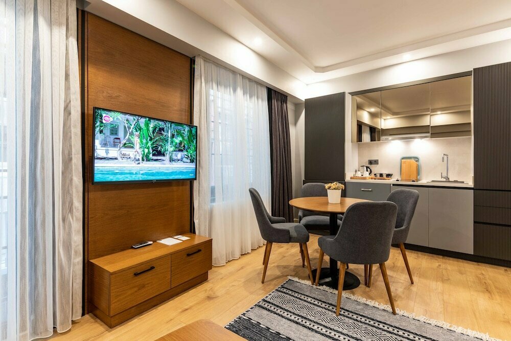SALA SUITES