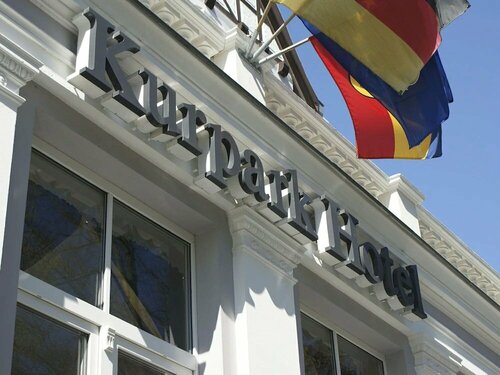 KurparkHotel Warnemünde, Забронировать Отель Отели Ростока с парковкой, Парковка