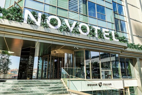 Novotel, Забронировать Отель Шишли Стамбул, рядом с Okmeydanı Eğitim ve Araştırma Hastanesi