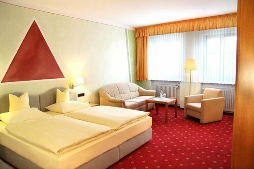 Goldener Schwan Hotel Garni, Book Hotel Hoteller i Steigerwald med parkering, Parkering
