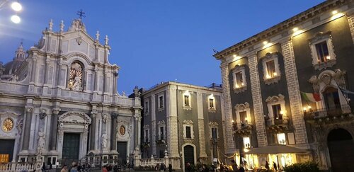 Le Suites Del Duomo House, Забронировать Гостевой дом Катания Сицилия, рядом с Stesicoro Metro Station
