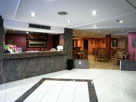Hotel Martin, Забронировать Отель Отели Толедо с парковкой, рядом с Церковь Санто-Томе, Парковка