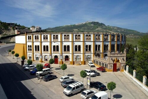 Hotel Plaza Manjón, Забронировать Отель Вильянуэва-дель-Арсобиспо 