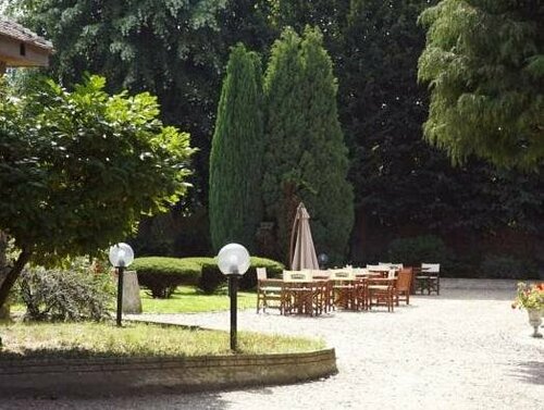 Château Corneille, Book Hotel Hoteller i Eure med parkering, Parkering