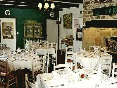 Logis Auberge De Forgès, Book Hostel / Vandrerhjem Forges Correze