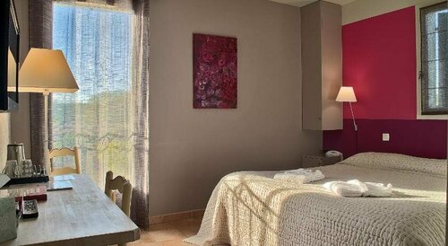 La Bastide d'Iris, Book Hotel Hoteller i Rhône-Alps med parkering, Parkering