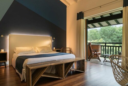 Les Freres Ibarboure - Table et Hostellerie, Book Hotel Hoteller i French Basque Country med pool, Swimmingpool
